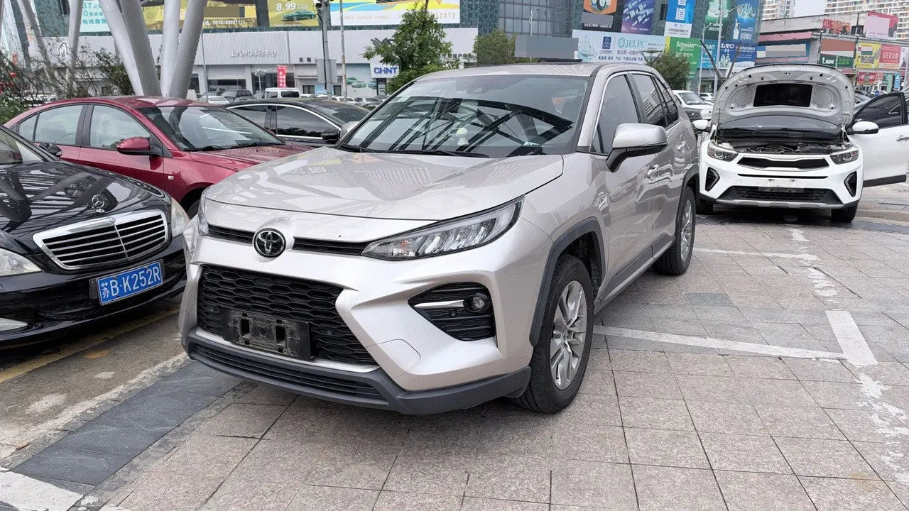 Toyota 2020 Willanda 2.0 Stepless Two-Drive Deluxe Automatic Gear - View 1