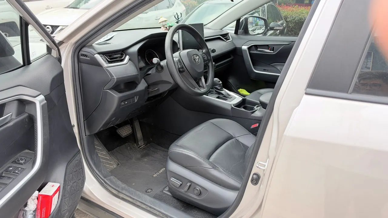 Toyota 2020 Willanda 2.0 Stepless Two-Drive Deluxe Automatic Gear 3
