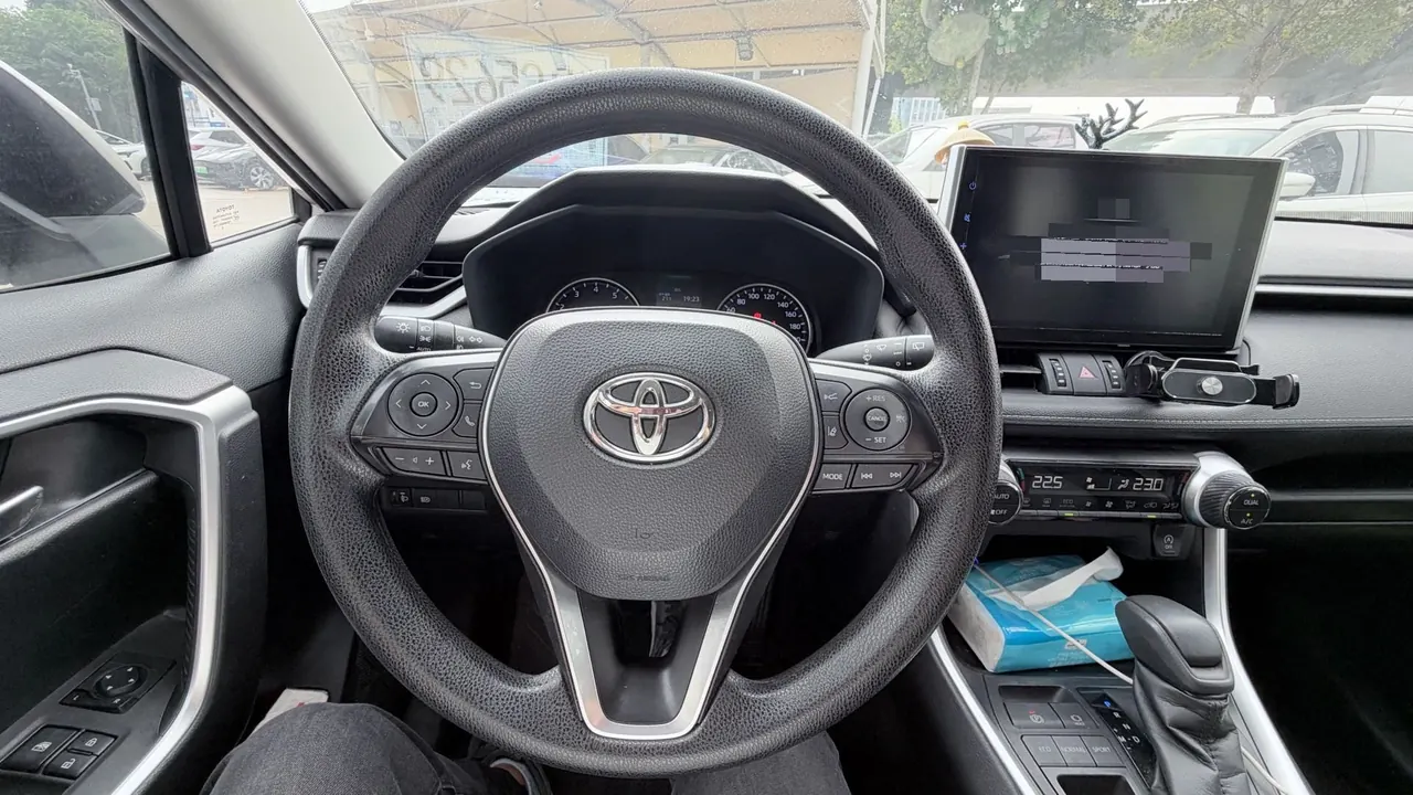 Toyota 2020 Willanda 2.0 Stepless Two-Drive Deluxe Automatic Gear 8