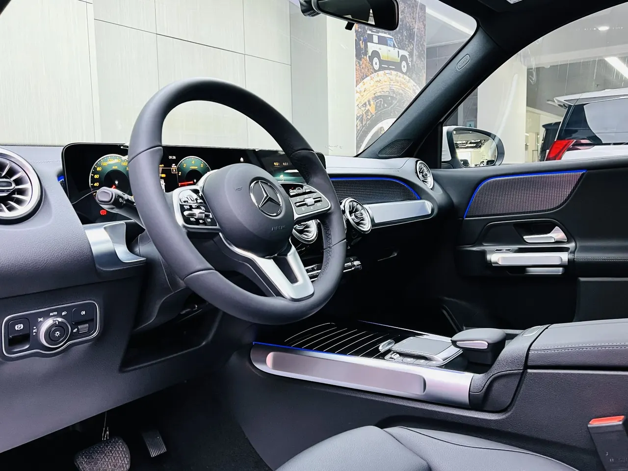 Mercedes Benz 2023 GLB 220 2.0T Dynamic Automatic 5