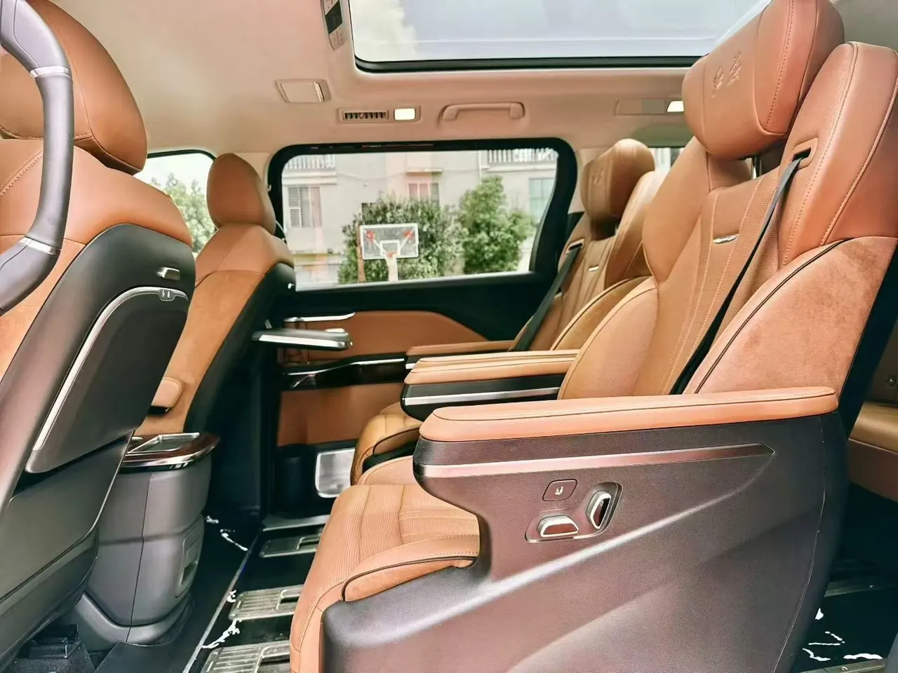 HongQi 2023 HQ9 48V 2.0T Zhilian Flag Edition Automatic Gear 5