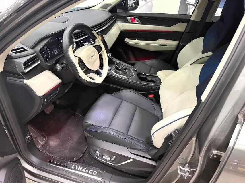 LYNK&amp;CO 2021 LYNK&amp;CO 01 2.0TD Two-Drive Pro Automatic 6
