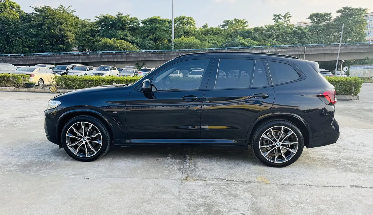 BMW 2022 X3 xDrive30i 2.0T Leading M Obsidian Night Kit (Changed to 2) Automatic Gear 6