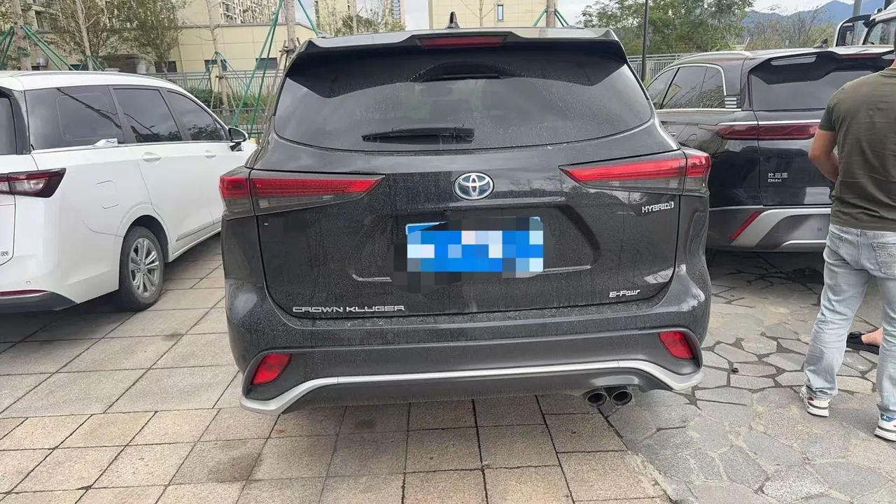 Toyota 2022 Crown Land Release 2.5 Stepless Four-wheel Drive Premium Edition Automatic Gear 5