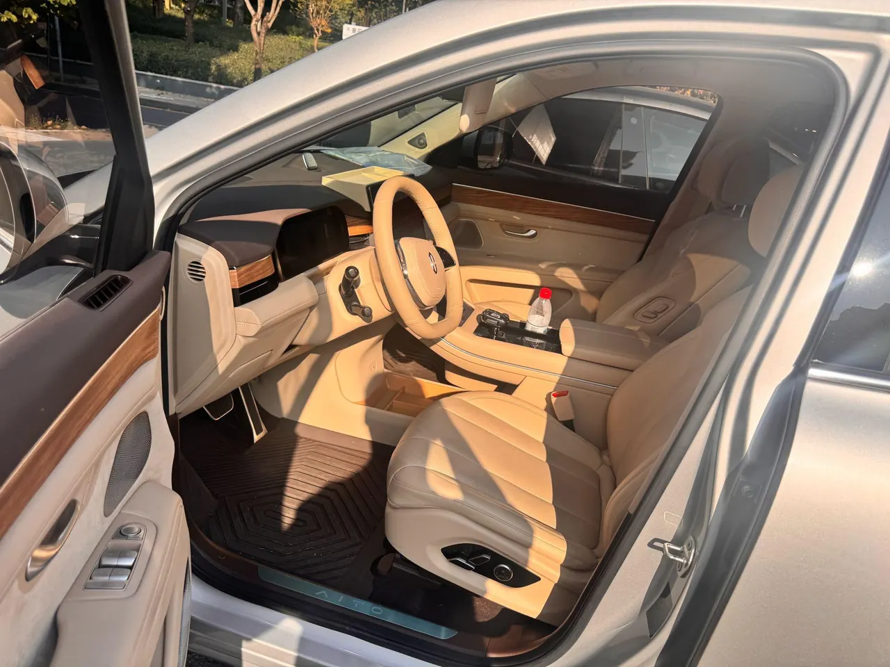 AITO 2024 AITO M 350.00g Drive Plus Edition 6-seat Automatic Gear 4