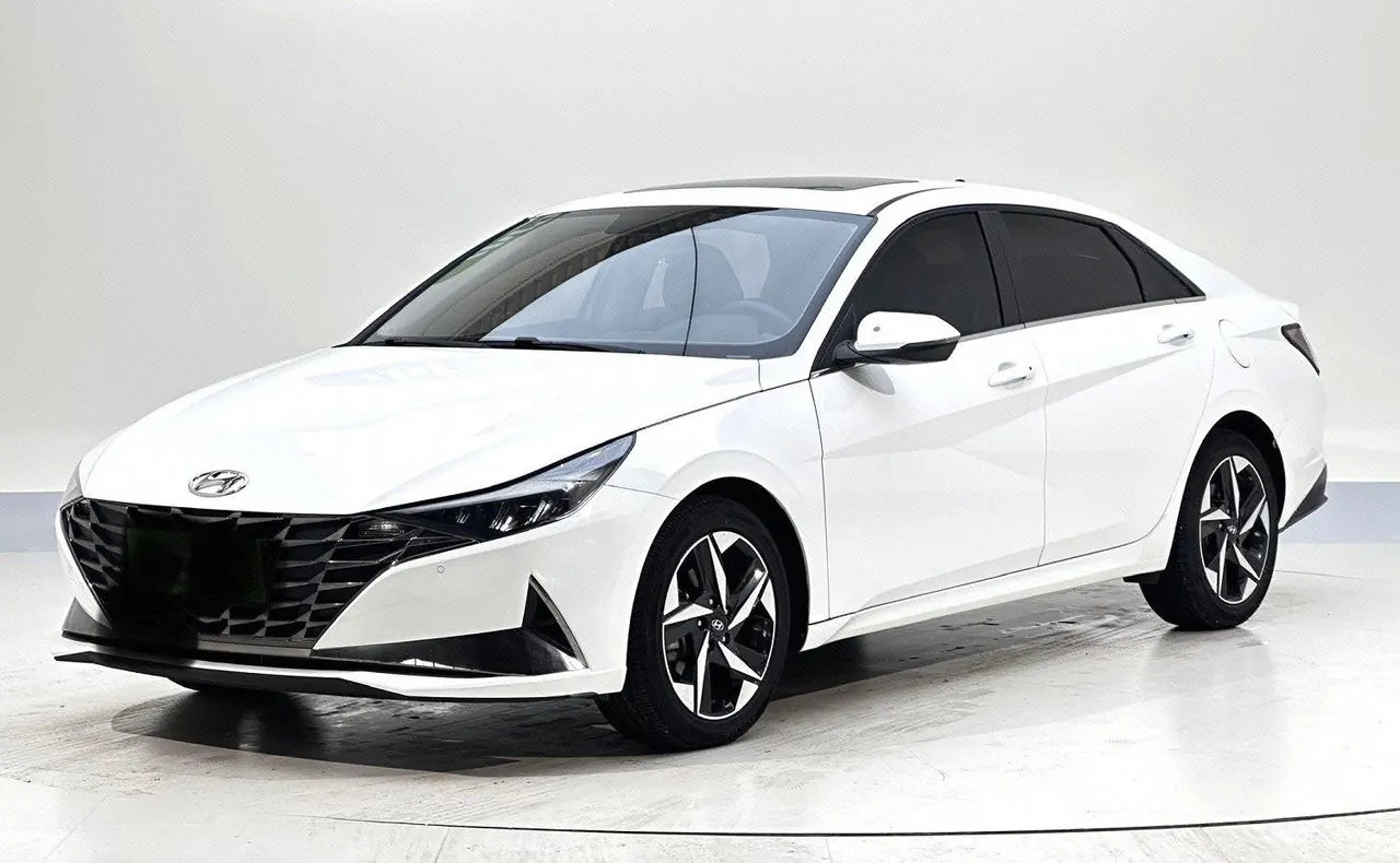 Hyundai 2023 Elantra -3-compartment 1.5 stepless LUX premium automatic gear - View 1