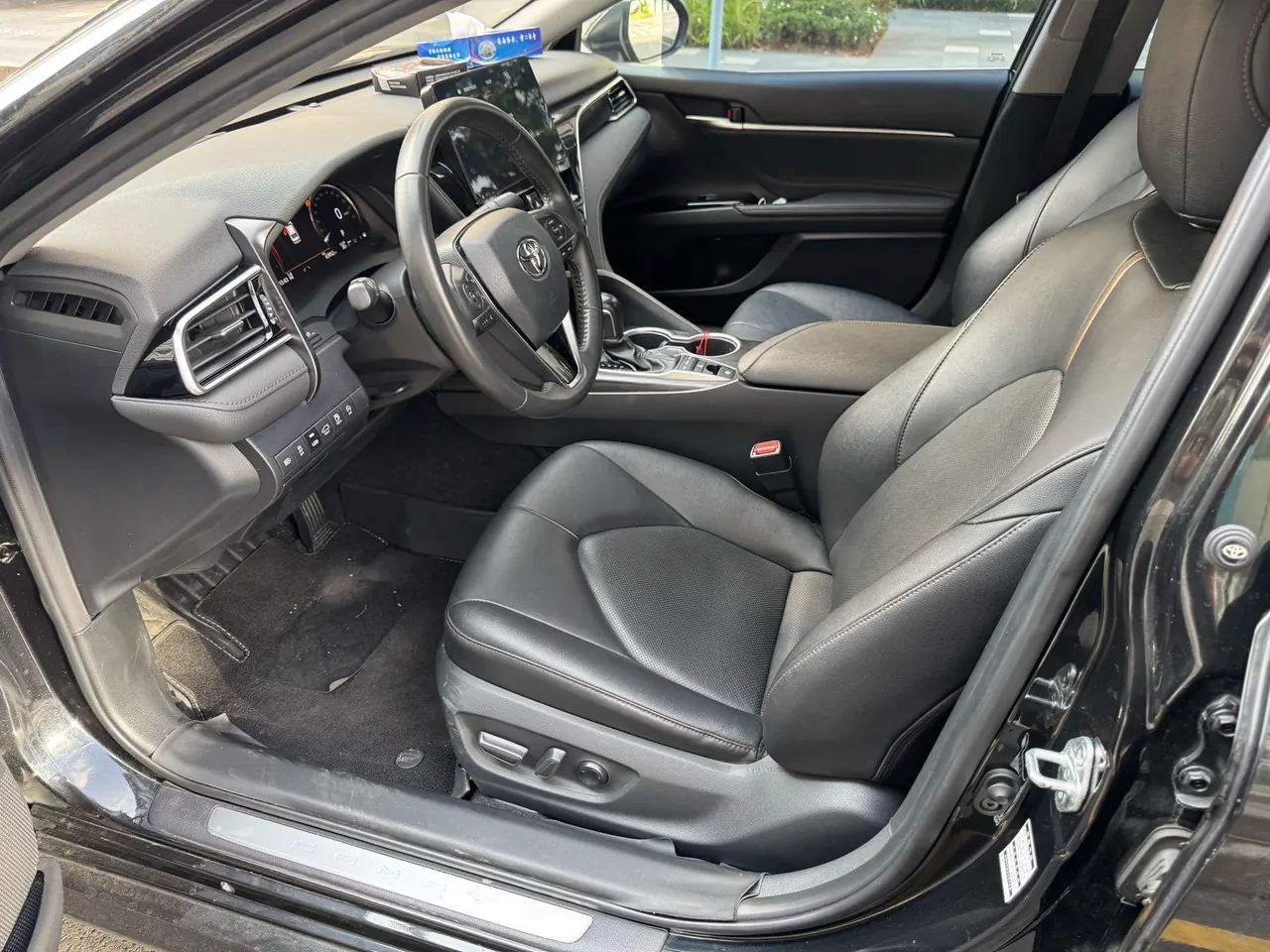 Toyota 2021 Camry 2.5G Deluxe Edition Automatic Gear 2