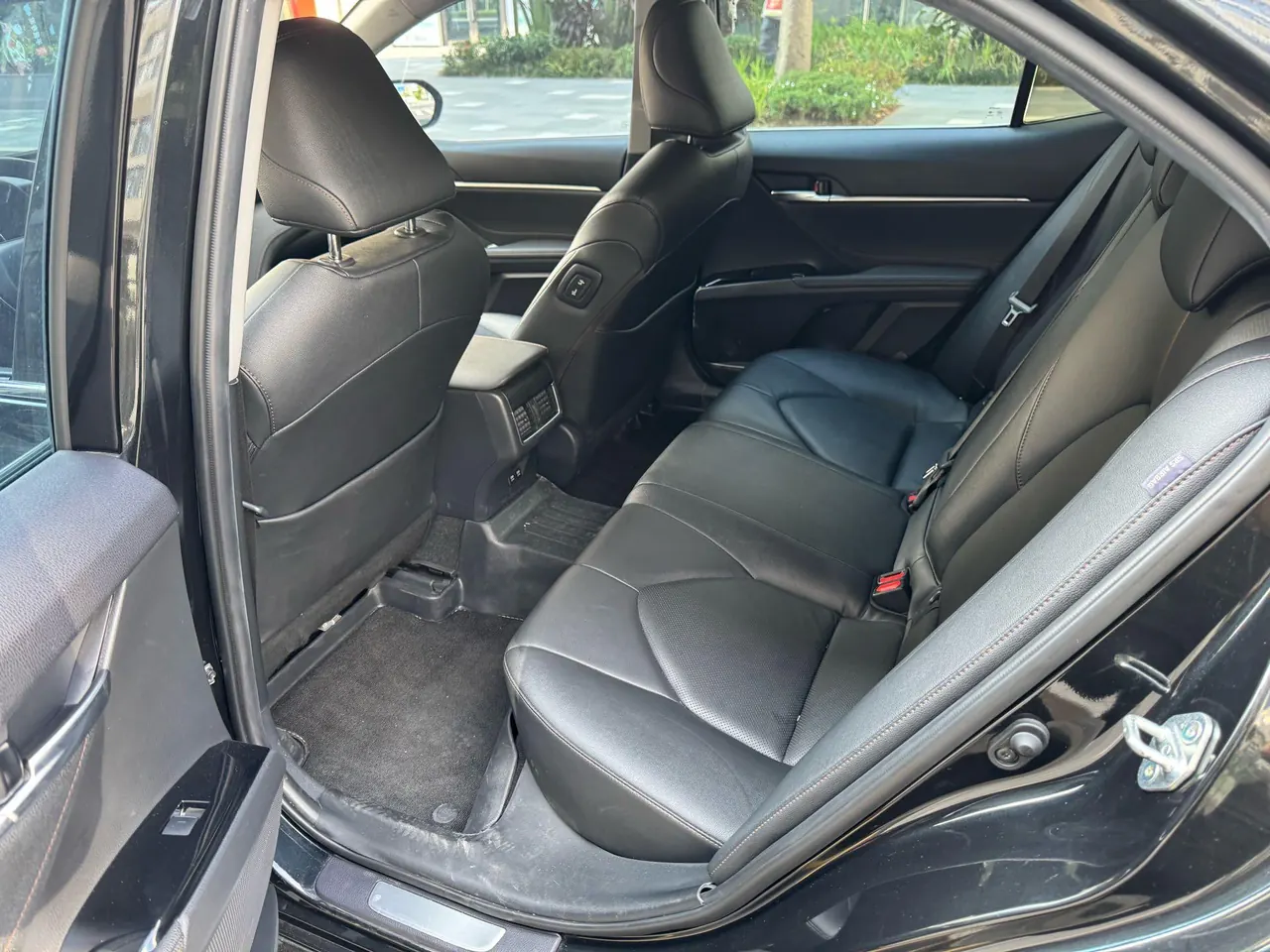 Toyota 2021 Camry 2.5G Deluxe Edition Automatic Gear 3