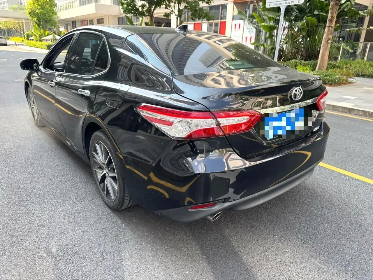 Toyota 2021 Camry 2.5G Deluxe Edition Automatic Gear 4