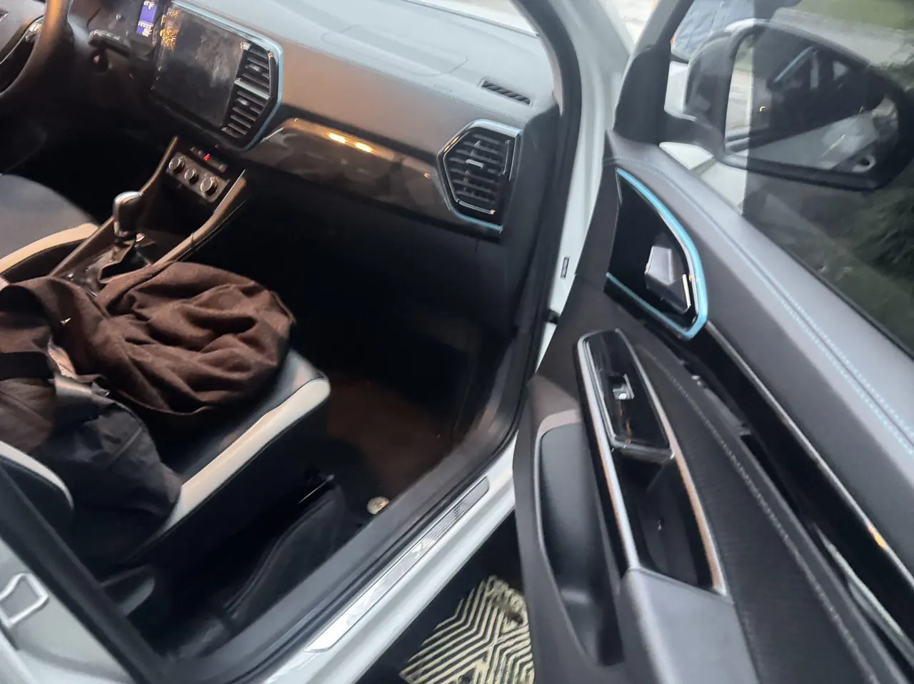 Jetta 2023 Jetta VS5 1.4TSI 280TSI high-gloss automatic transmission 3