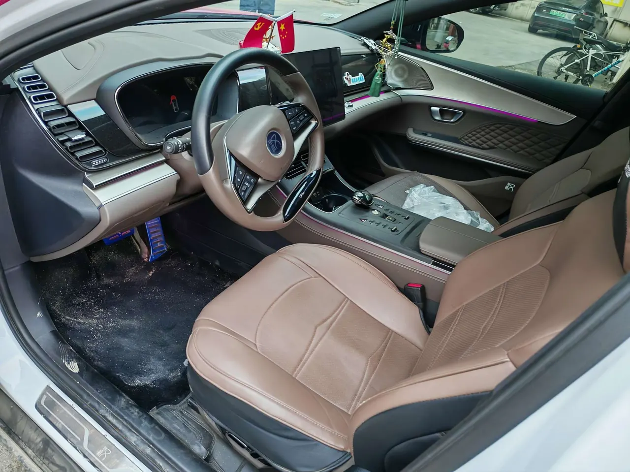 BYD 2023 Han DM-i 1.5T stepless champion version 121KM noble automatic gear 5
