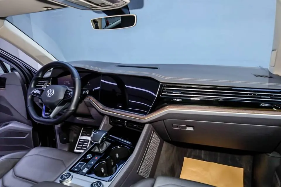 Volkswagen Touareg (Imported) 2022 Touareg 3.0TSI Sharp Edition Obsidian Black Sports Suit Automatic Gear 5