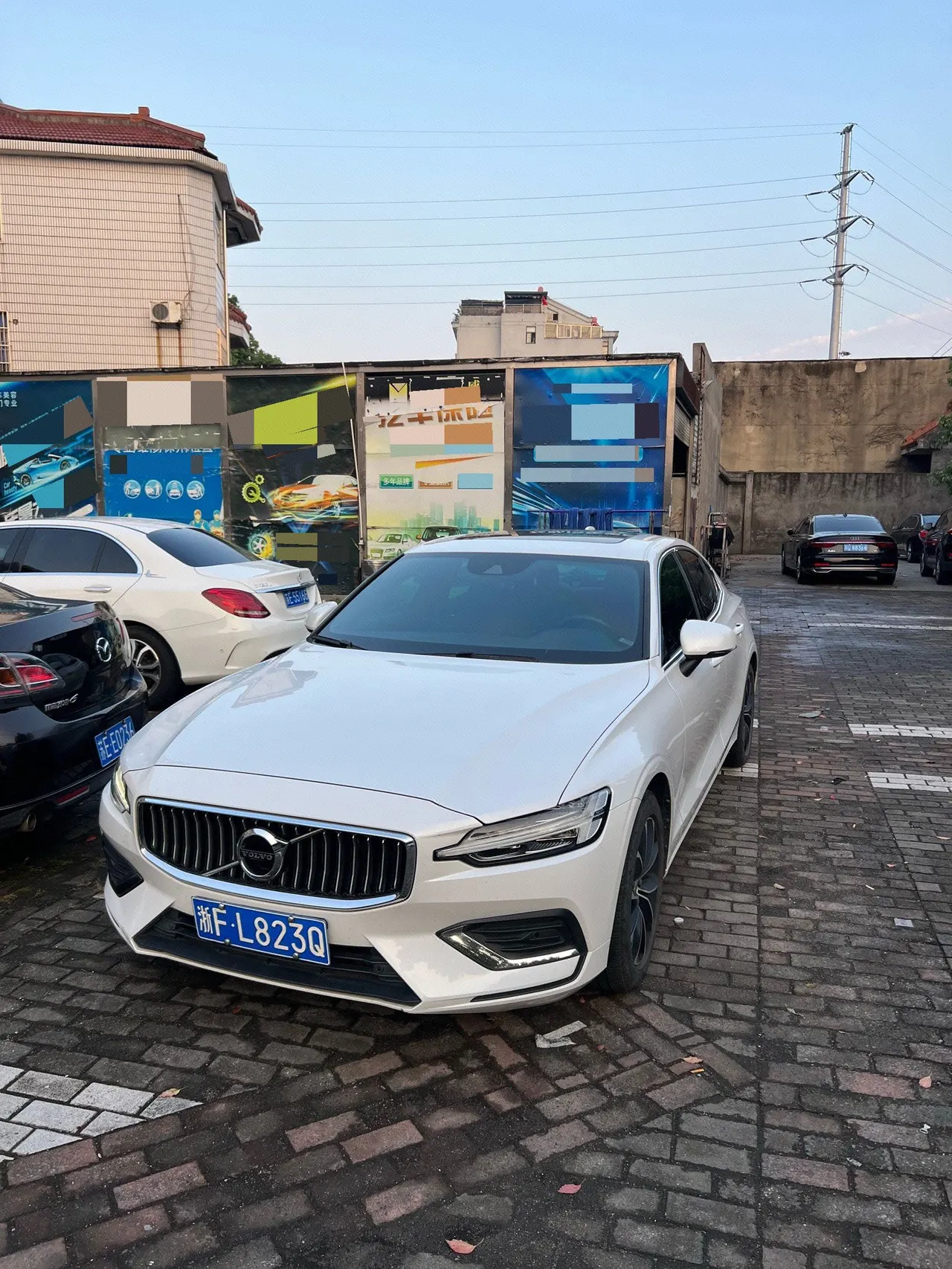 Volvo 2022 S60 48V 2.0T B4 Zhiyi Deluxe Edition Automatic Gear - View 1