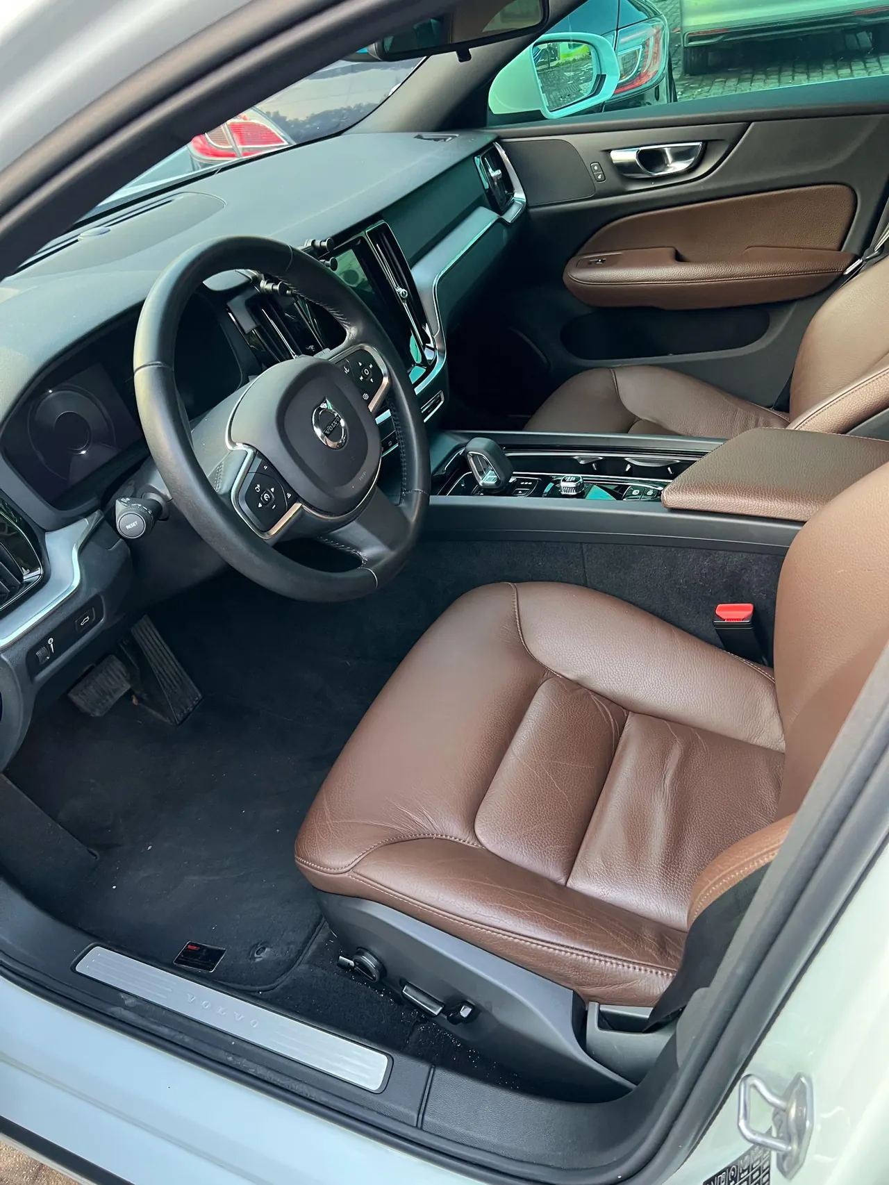 Volvo 2022 S60 48V 2.0T B4 Zhiyi Deluxe Edition Automatic Gear 4