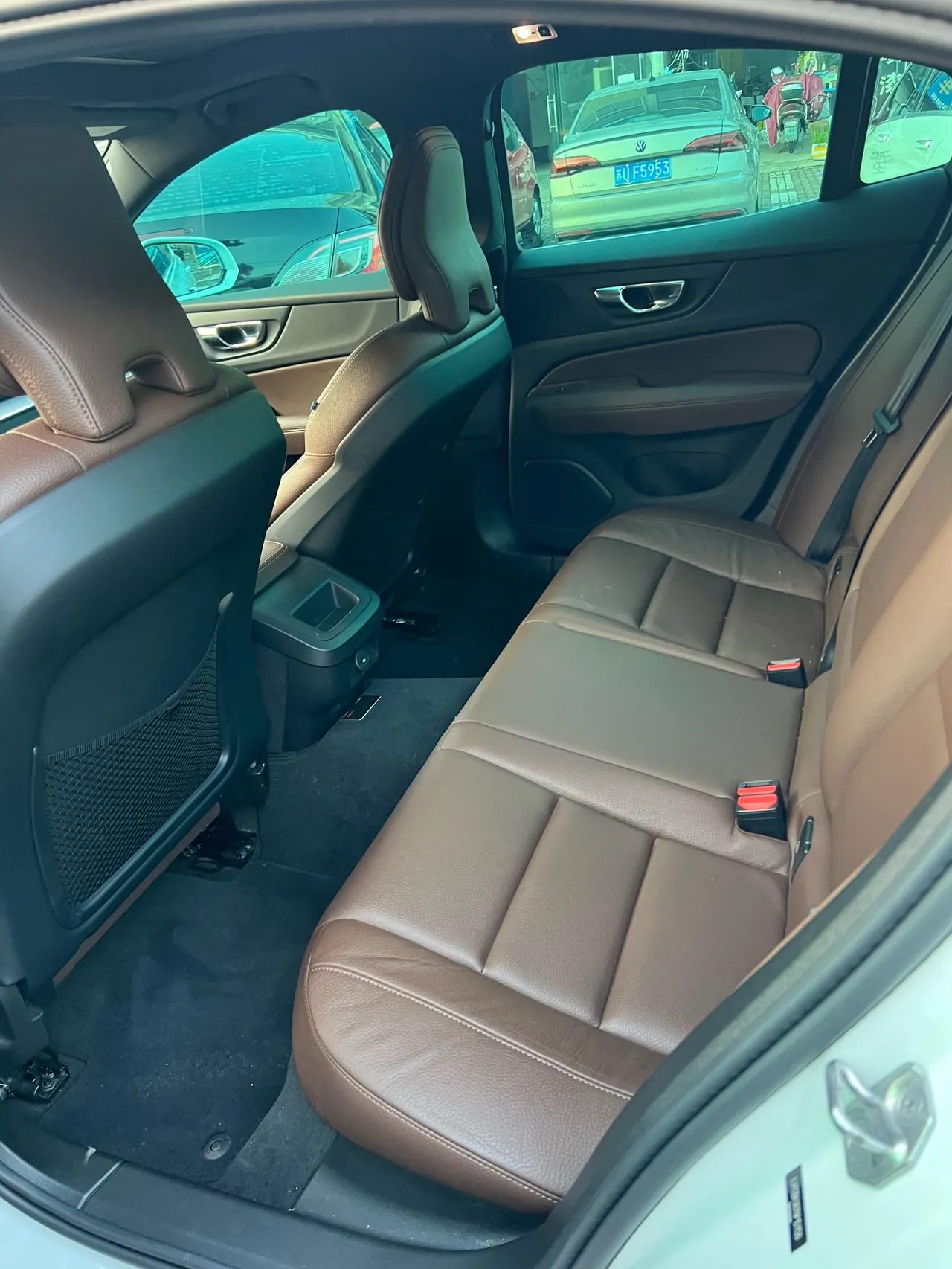 Volvo 2022 S60 48V 2.0T B4 Zhiyi Deluxe Edition Automatic Gear 5