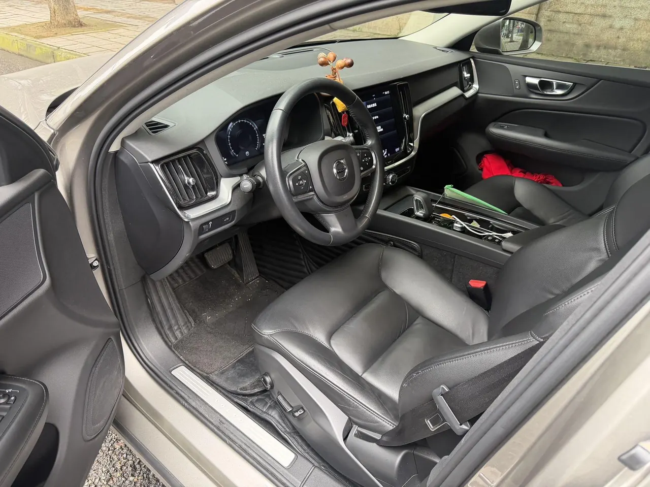 Volvo 2022 S60 48V 2.0T B4 Zhiyi Deluxe Edition Automatic Gear 4