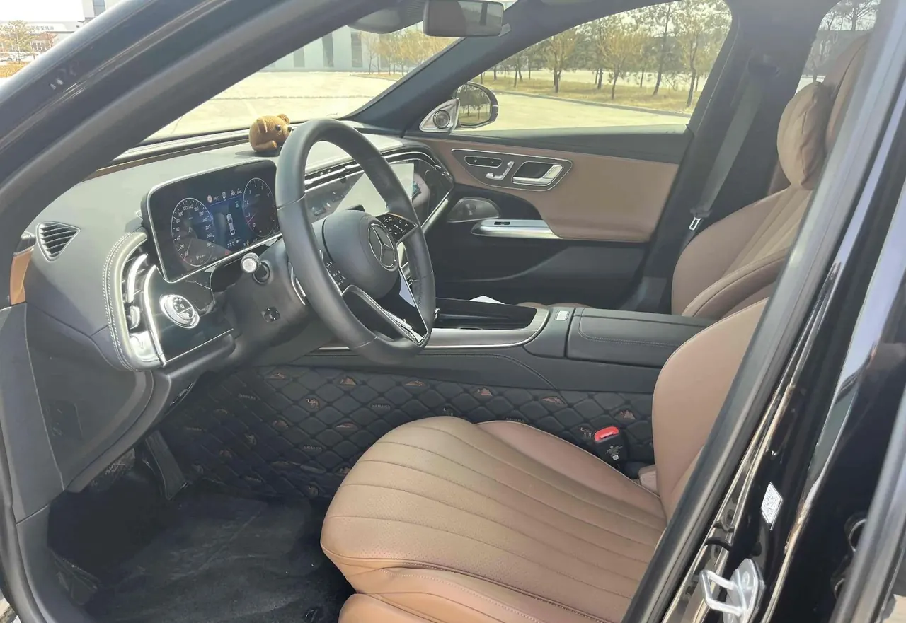 Mercedes Benz E Class 2024 E 300 L 48V 2.0T Luxury Automatic Gear 4