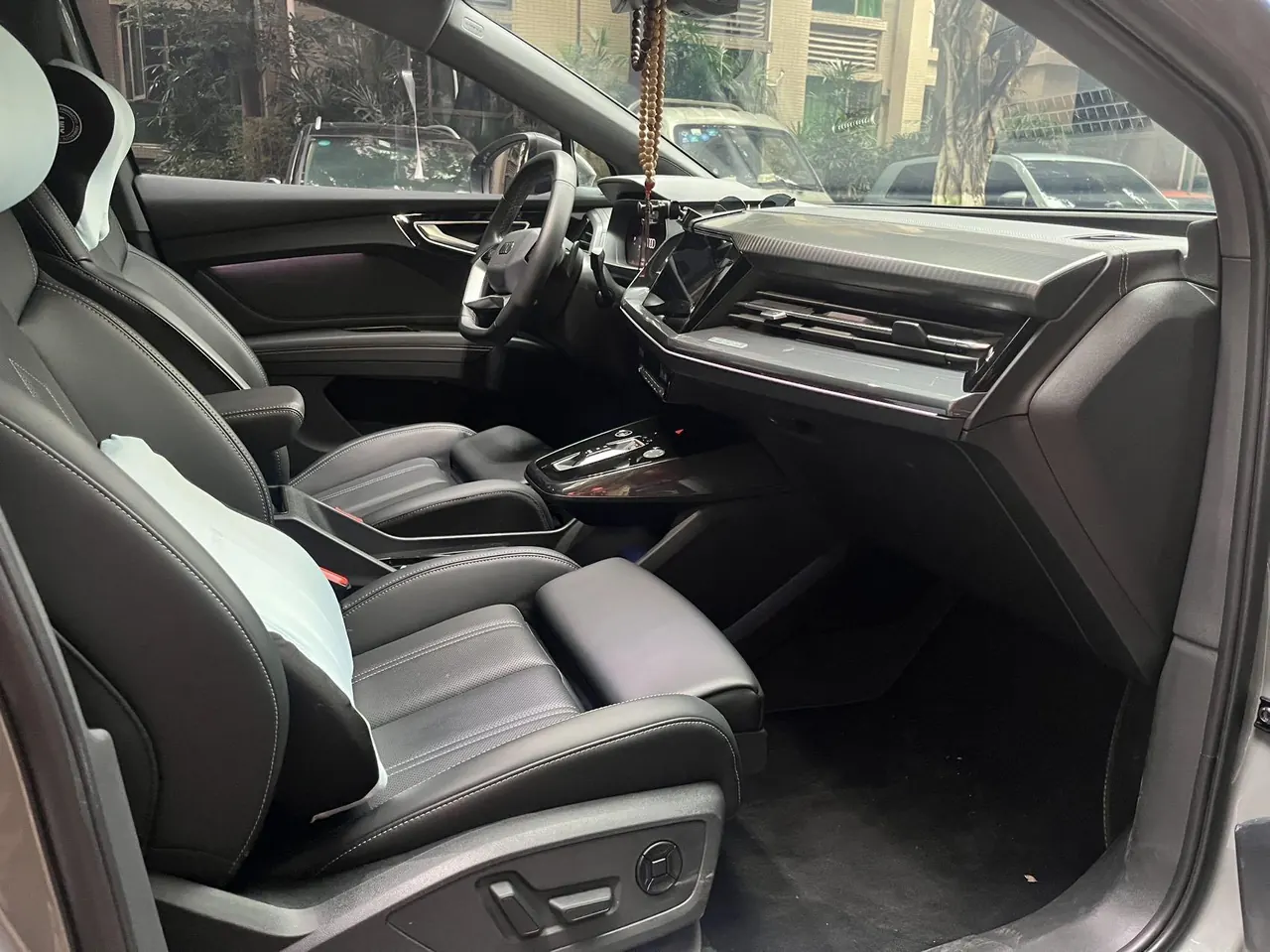 Audi 2024 Q4 e-tron 40 Creation Edition Automatic Gear 3