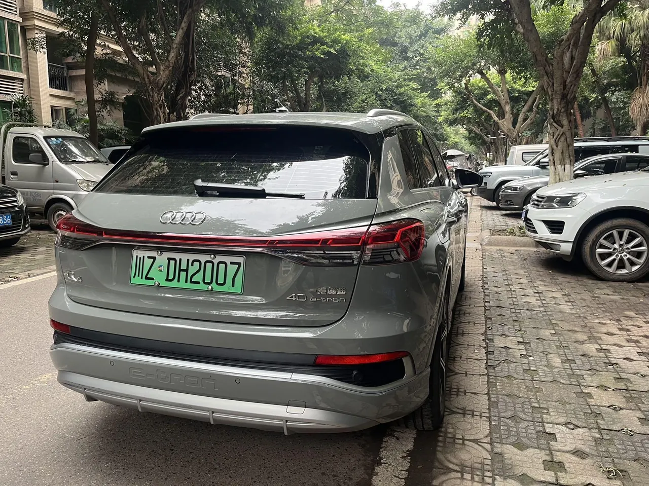 Audi 2024 Q4 e-tron 40 Creation Edition Automatic Gear 9