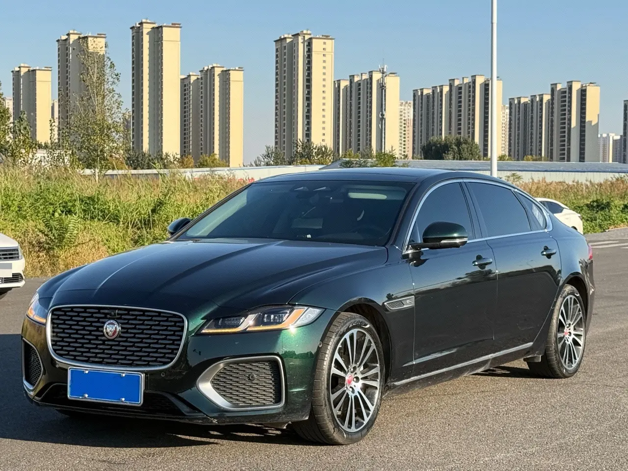 Jaguar 2025 XFL 2.0T P 12500.00g Drive Enjoy Deluxe Edition Automatic Gear - View 1
