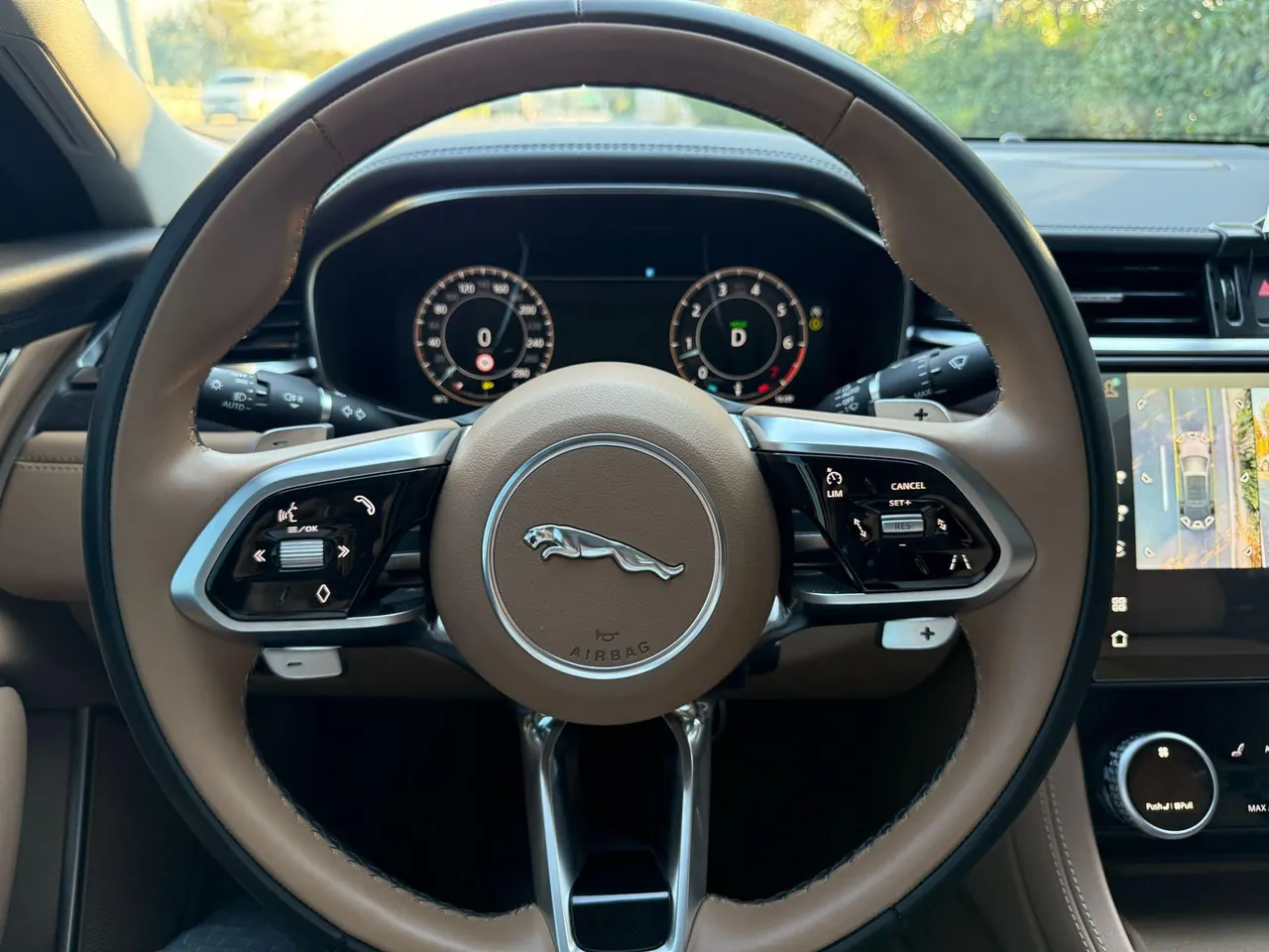 Jaguar 2025 XFL 2.0T P 12500.00g Drive Enjoy Deluxe Edition Automatic Gear 16