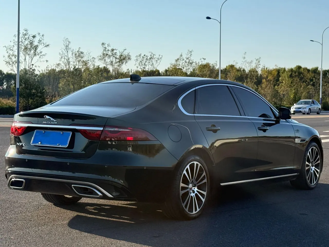 Jaguar 2025 XFL 2.0T P 12500.00g Drive Enjoy Deluxe Edition Automatic Gear 5