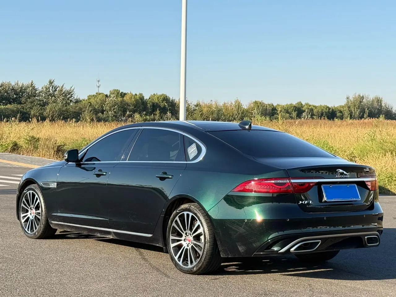Jaguar 2025 XFL 2.0T P 12500.00g Drive Enjoy Deluxe Edition Automatic Gear 6