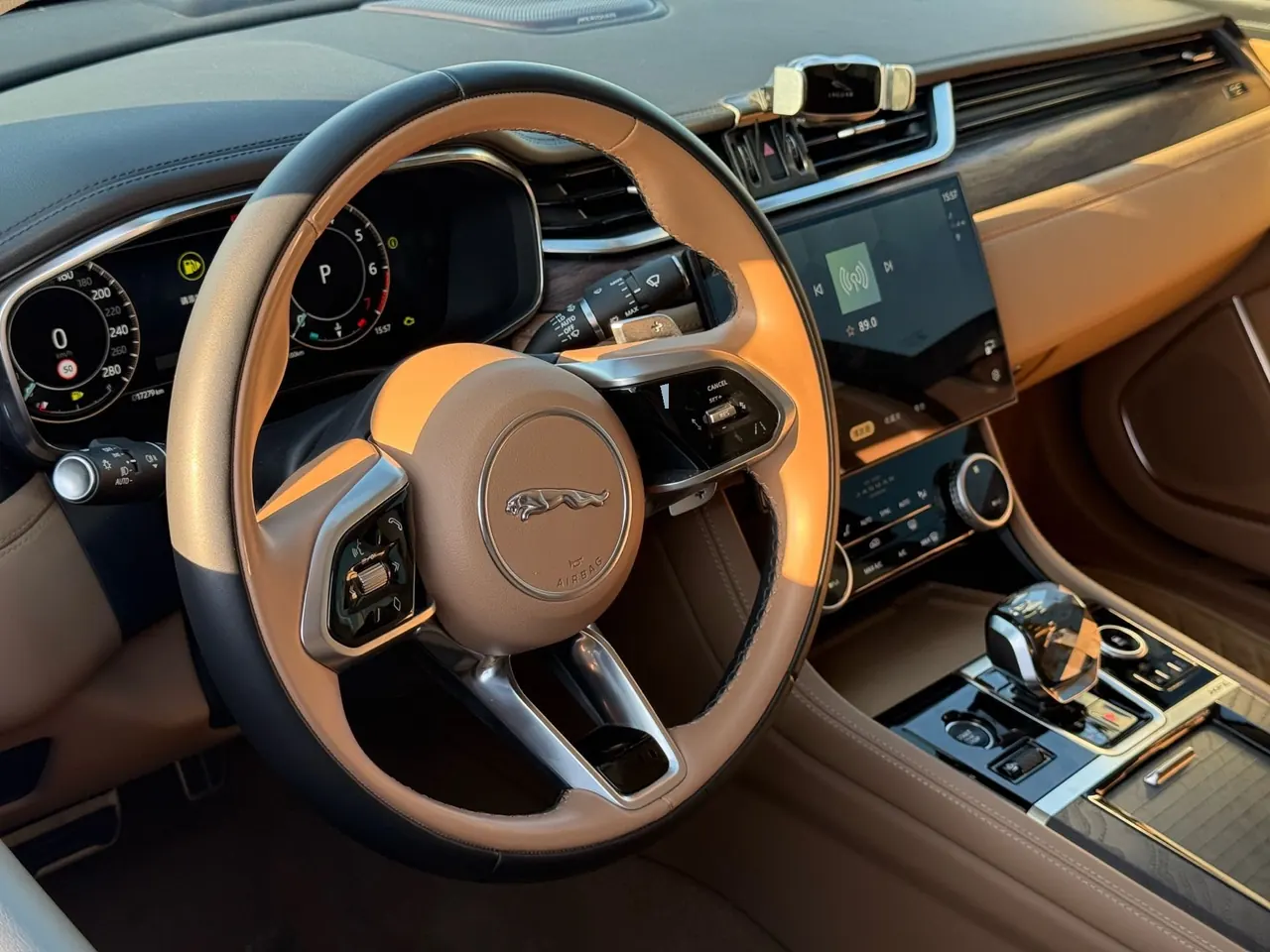 Jaguar 2025 XFL 2.0T P 12500.00g Drive Enjoy Deluxe Edition Automatic Gear 7