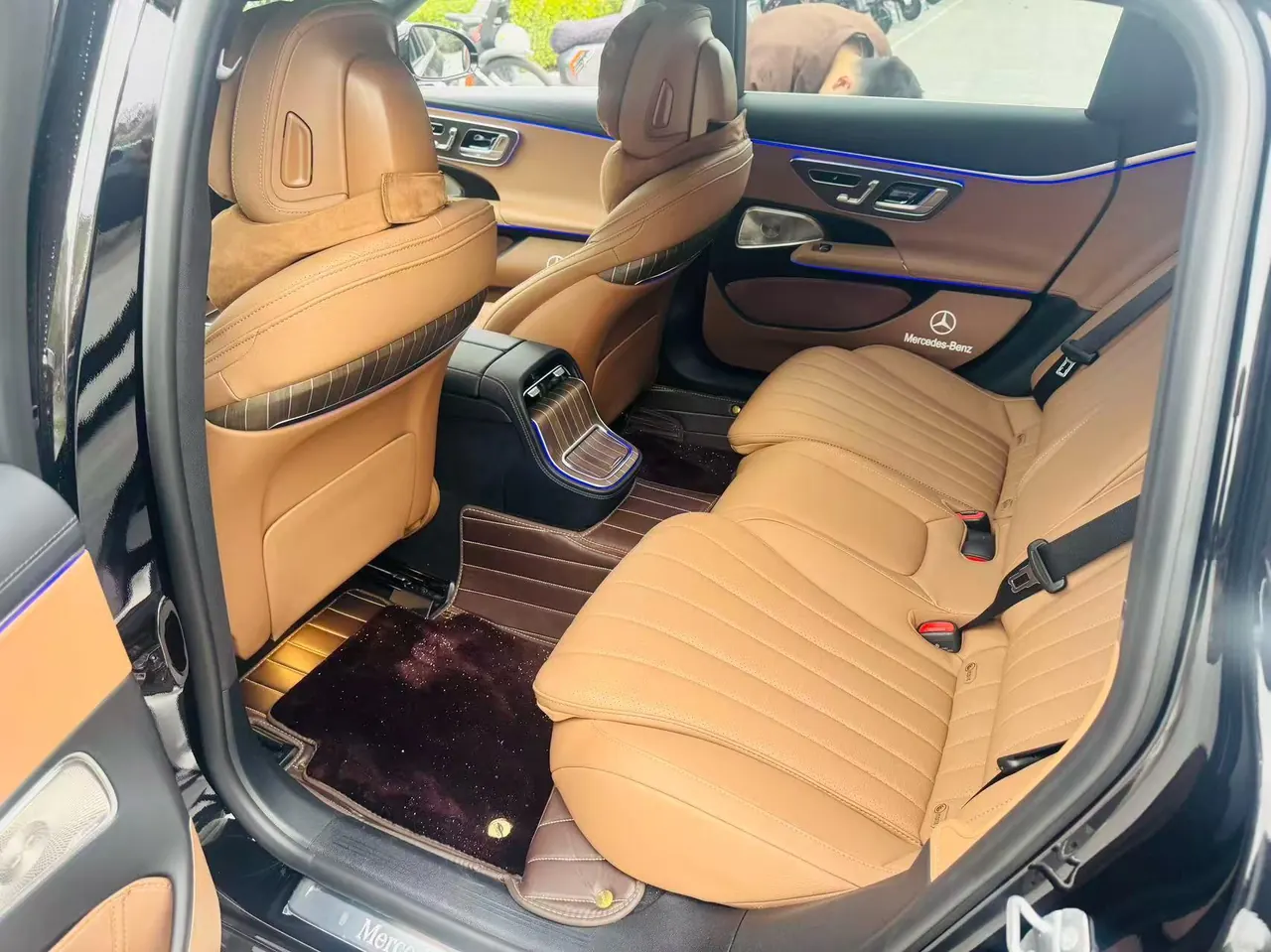 Mercedes Benz E Class 2025 E 300 L 48V 2.0T Luxury Automatic Gear 4