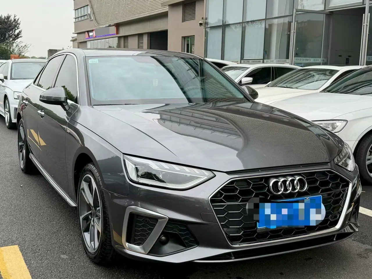 Audi 2024 A4L 2.0TFSI 40TFSI Fashion Dynamic Automatic 3