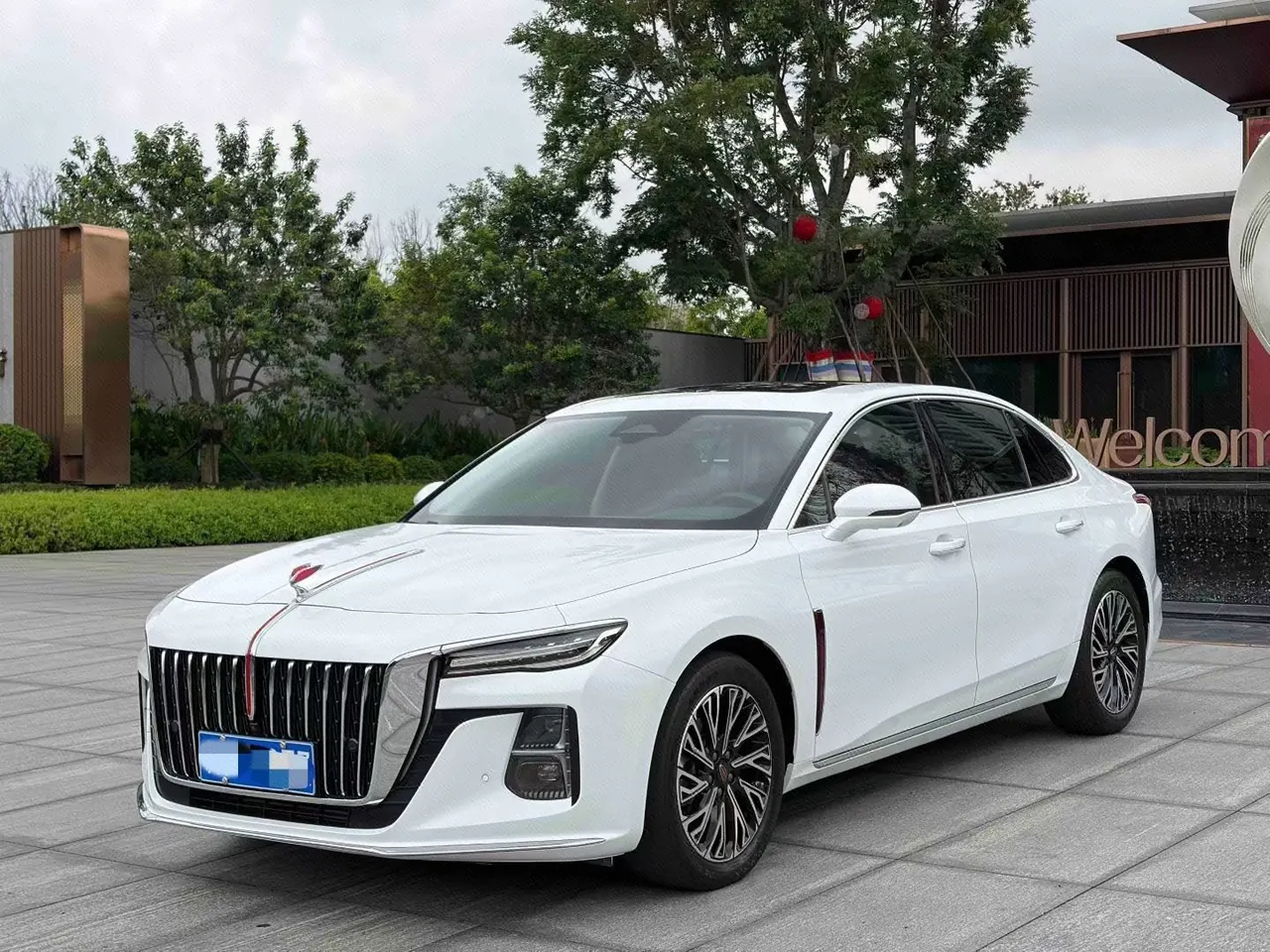 HongQi 2025 H5 1.5T Flag Rhyme 500000 Commemorative Automatic Gear - View 1