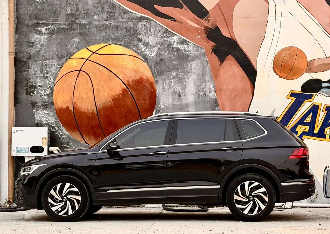 Volkswagen 2024 Tiguan L 1.5TSI 300TSI Front-Wheel-Drive Smart Enjoyment Edition Automatic Transmission 3
