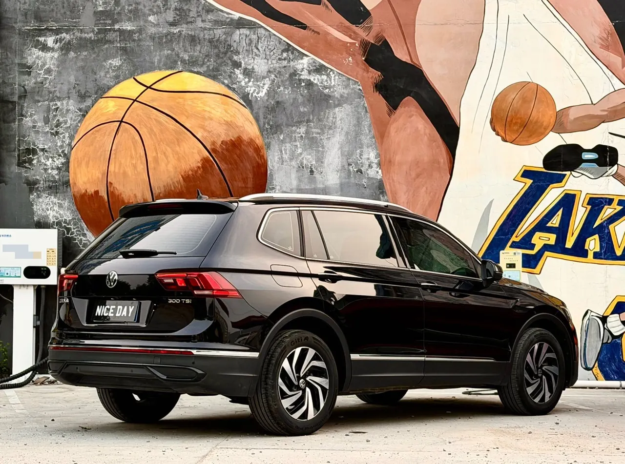 Volkswagen 2024 Tiguan L 1.5TSI 300TSI Front-Wheel-Drive Smart Enjoyment Edition Automatic Transmission 4
