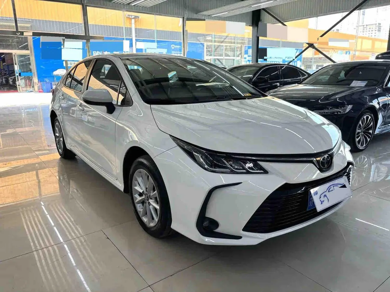 Toyota 2021 corolla 1.2T stepless elite version of automatic gear 3