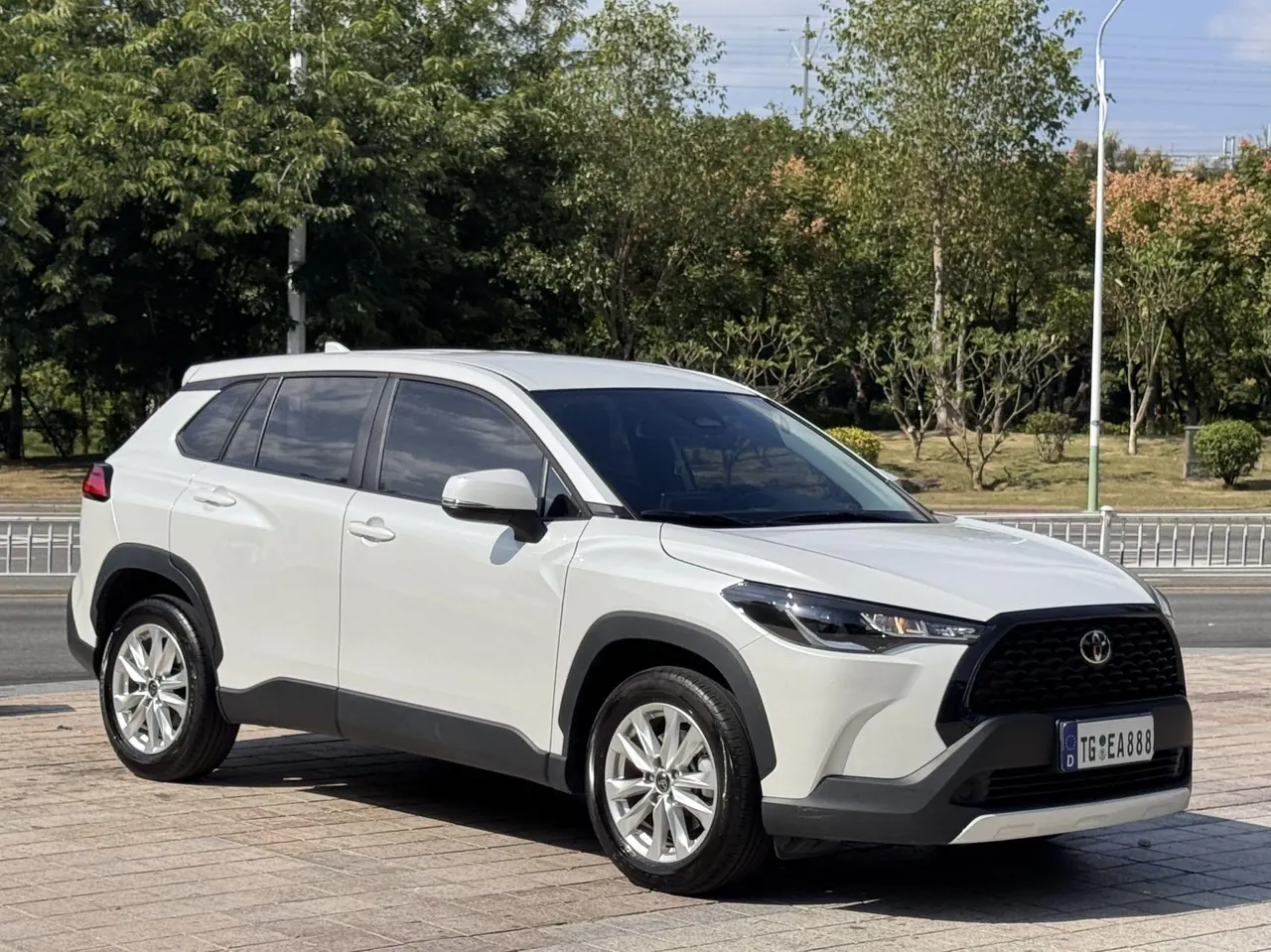 Toyota 2024 Corolla Cross 2.0 CVT Pioneer Edition, Automatic Transmission 3