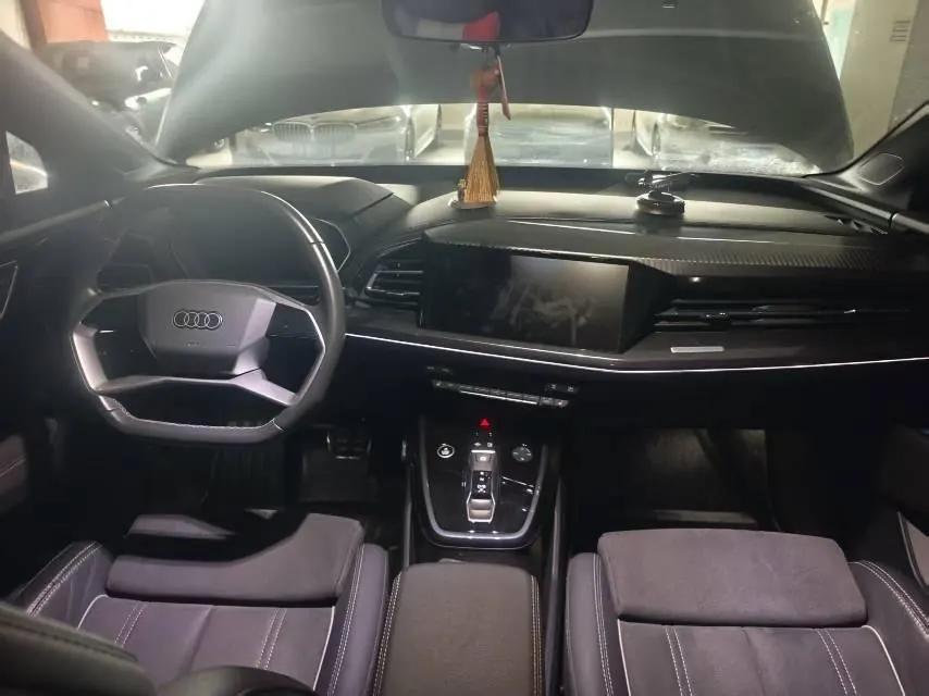 Audi 2022 Q4 e-tron 40 Creation Edition Automatic Gear 3