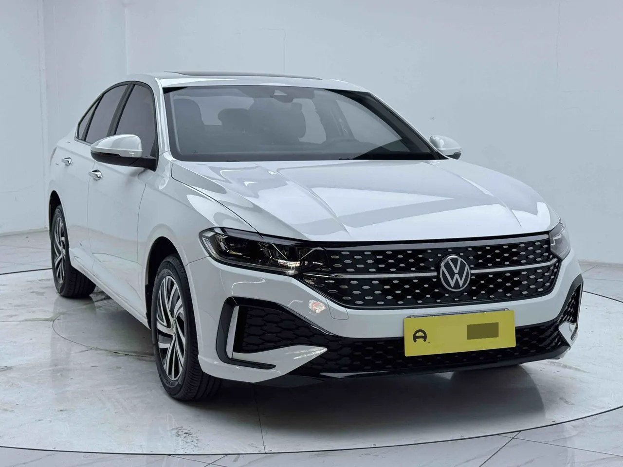 Volkswagen 2024 LaVida 1.5 Star 5 Million Edition Automatic Gear 10