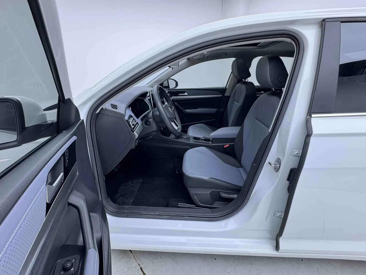Volkswagen 2024 LaVida 1.5 Star 5 Million Edition Automatic Gear 15