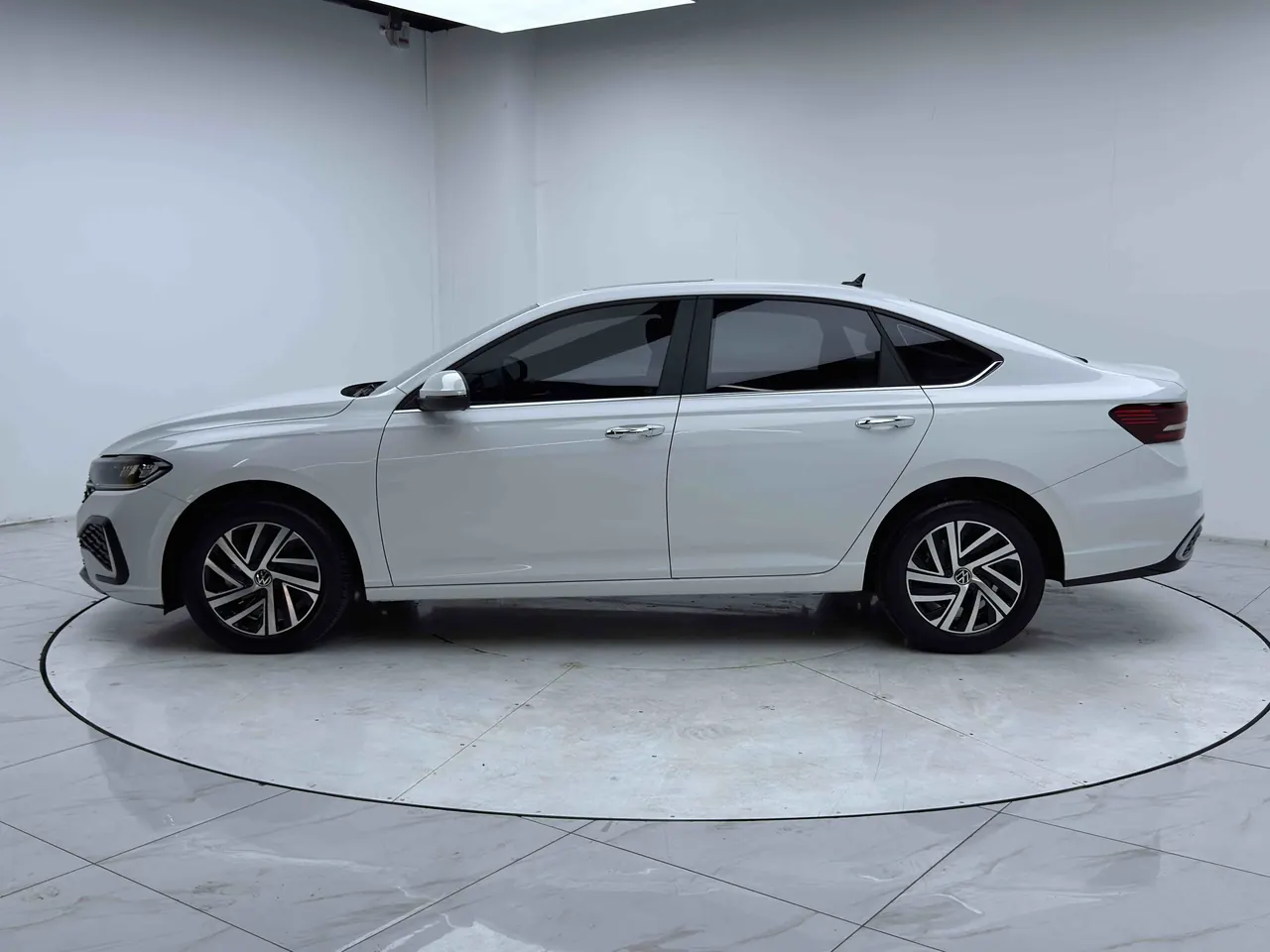 Volkswagen 2024 LaVida 1.5 Star 5 Million Edition Automatic Gear 18