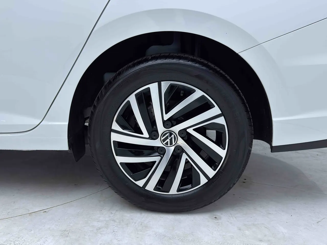 Volkswagen 2024 LaVida 1.5 Star 5 Million Edition Automatic Gear 8