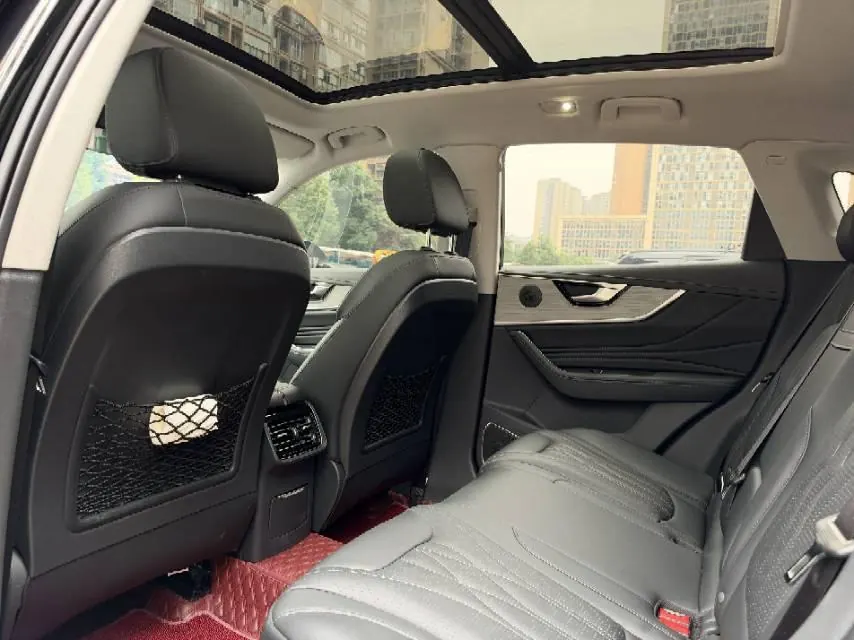 HongQi 2025 HS5 2.0T Two-wheel Drive 600000 Commemorative Automatic Gear 4