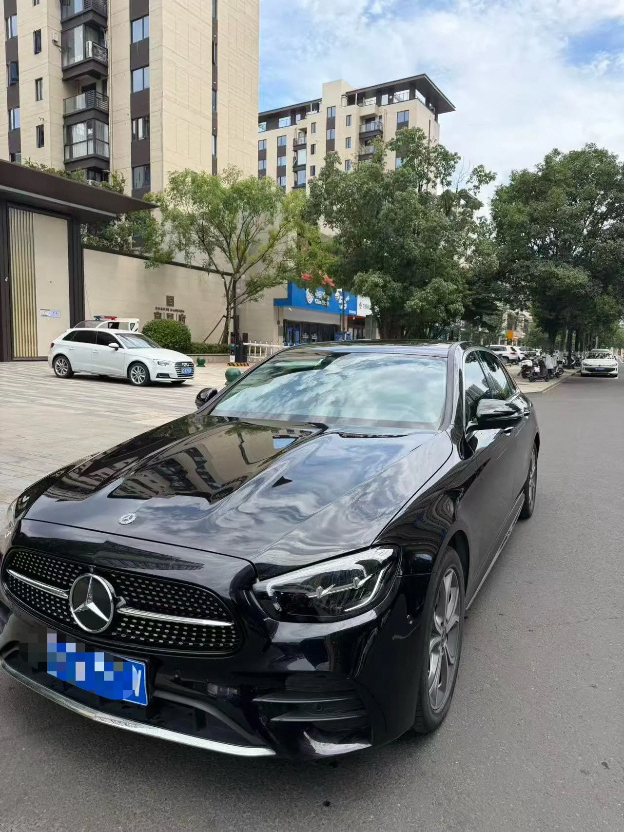Mercedes Benz E Class 2021 E 300 L 2.0T Sports Luxury Automatic Gear - View 1