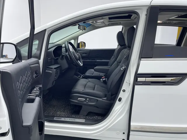 Honda 2022 Ailishen Hybrid 2.0 Stepless Deluxe Automatic Gear 5