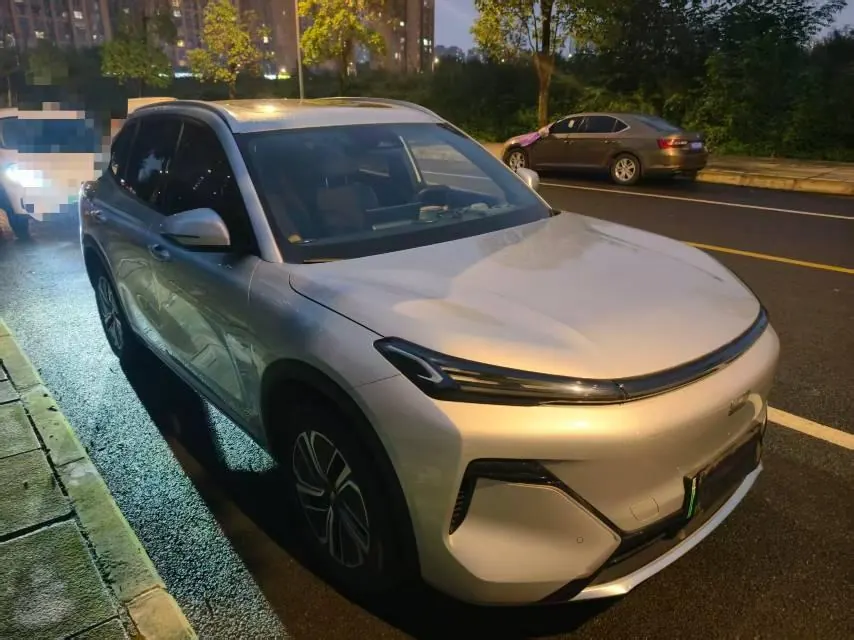Geely Galaxy 2025 Starship 7 EM-i 1.5 55km Discovery Edition Automatic Gear 11
