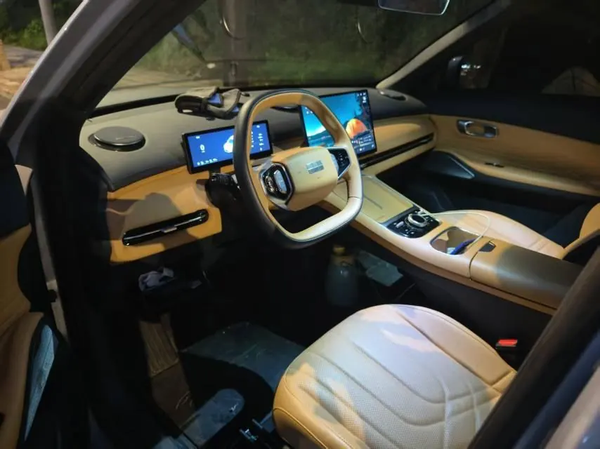 Geely Galaxy 2025 Starship 7 EM-i 1.5 55km Discovery Edition Automatic Gear 5