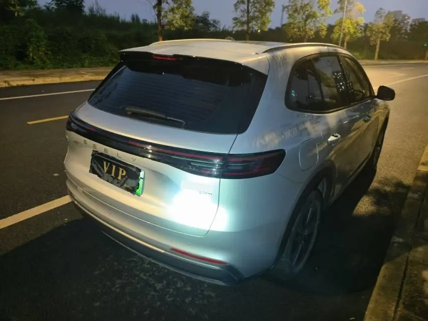 Geely Galaxy 2025 Starship 7 EM-i 1.5 55km Discovery Edition Automatic Gear 9