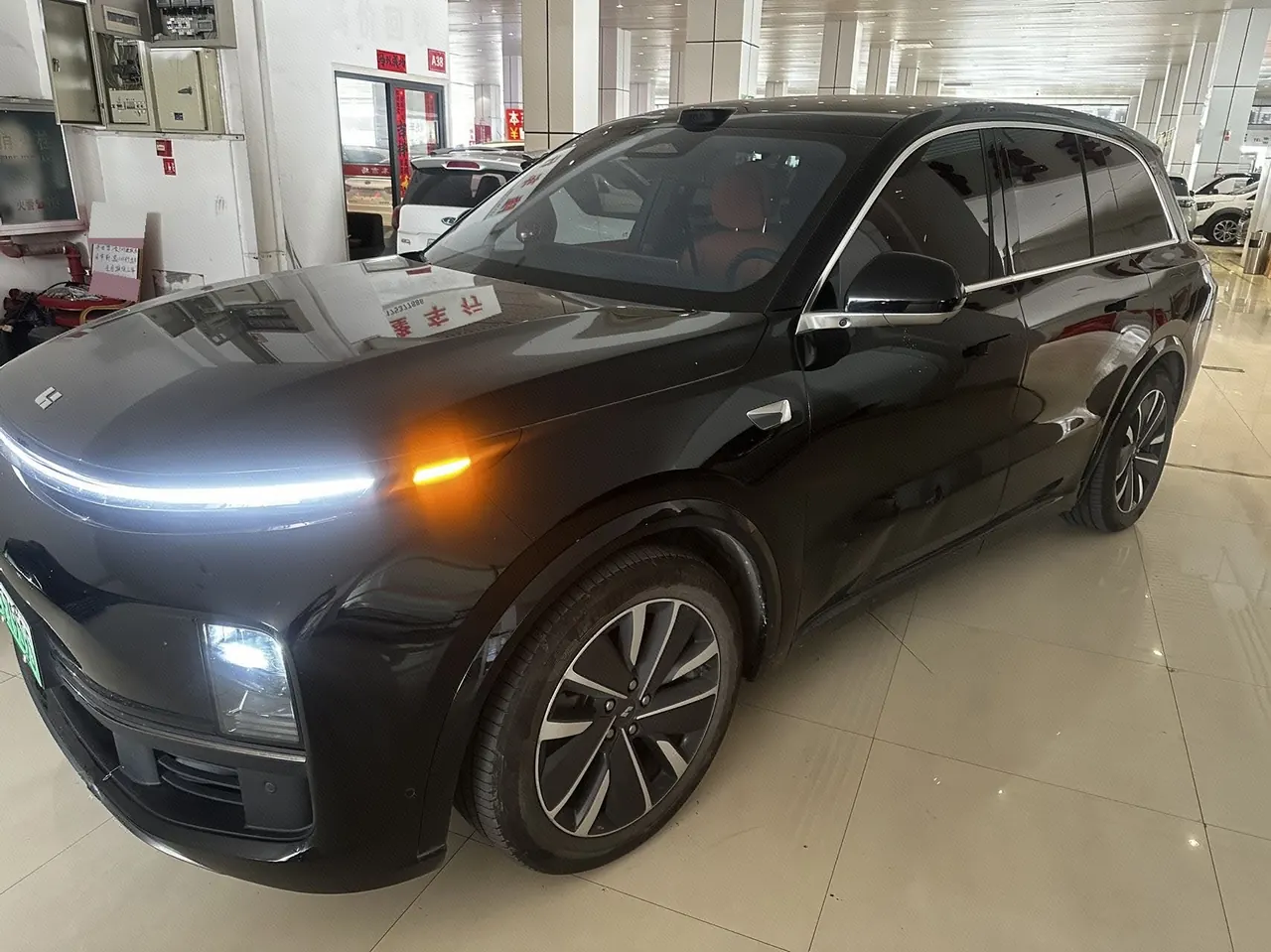 Li 2025 L8 Max Intelligent Rejuvenation Automatic Gear - View 1