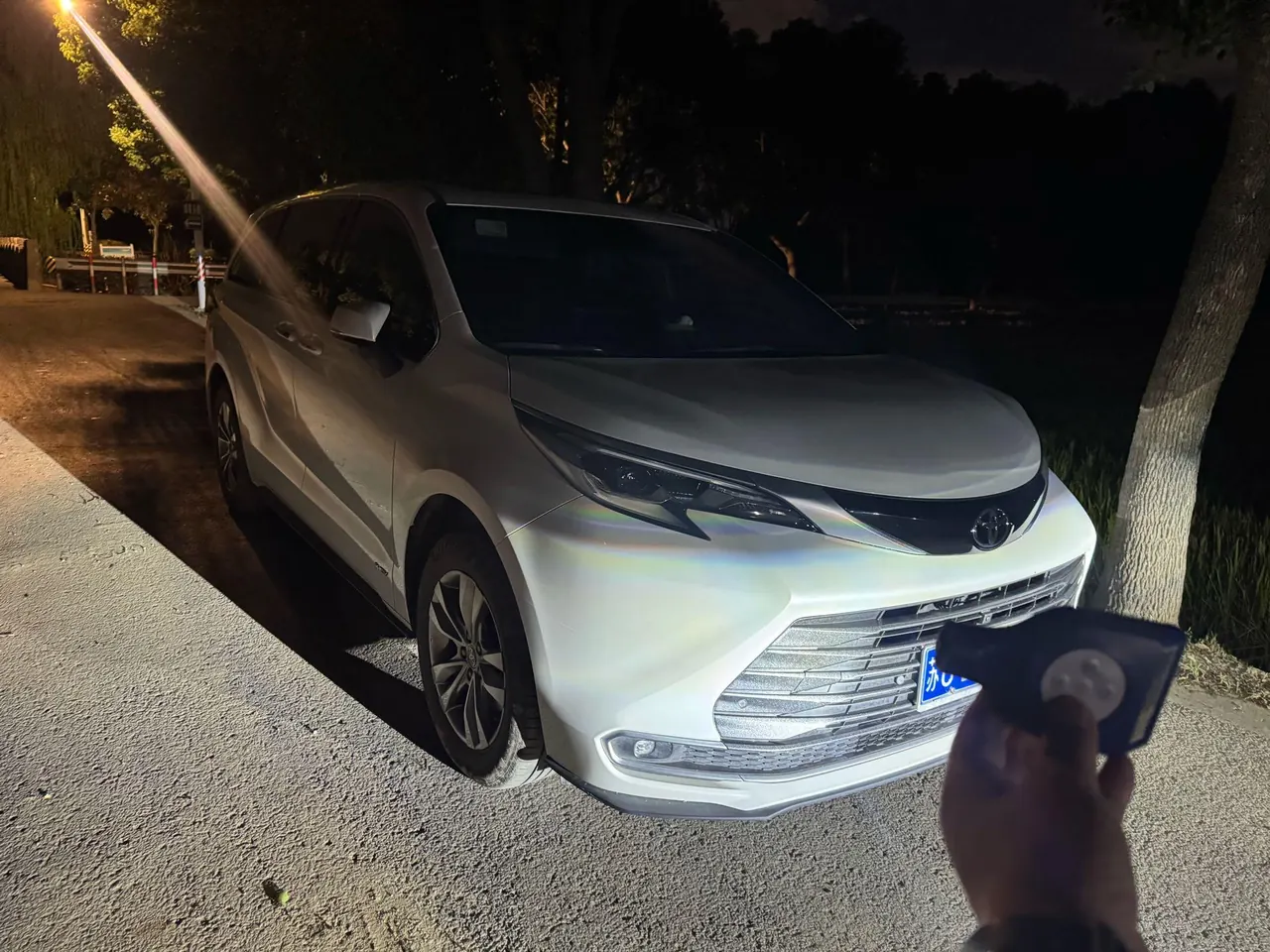 Toyota 2024 Sana 2.5 Stepless Four-wheel Drive Premium Edition Automatic Transmission 3