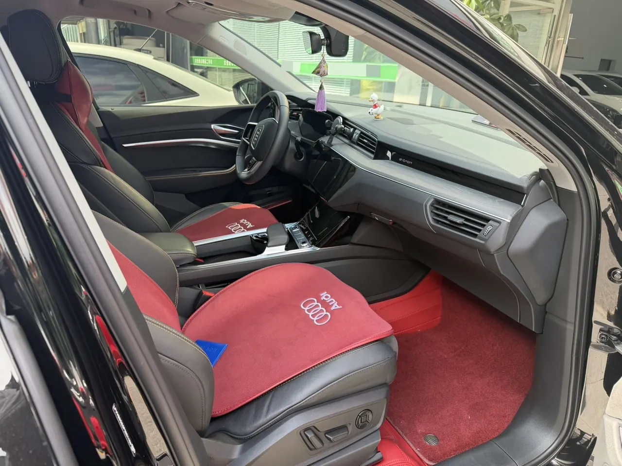 Audi 2021 e-tron 50 Quattro Complete Selection of Automatic Transmission 4