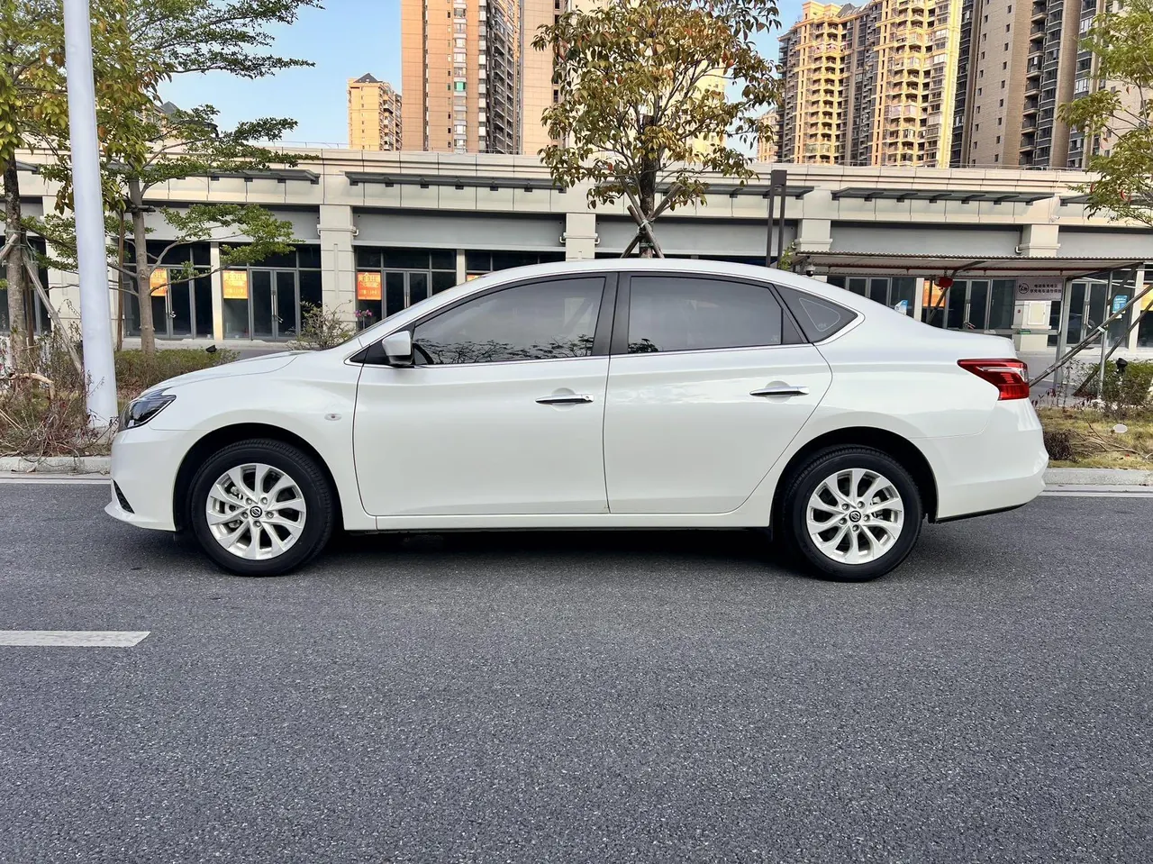 Nissan 2024 Xuanyi Classic 1.6 Stepless XE Comfort Edition (Change 2) Automatic Gear 3
